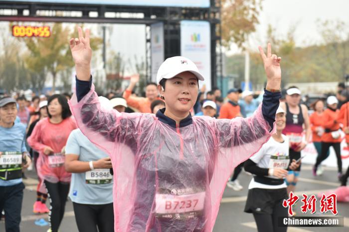 2024北京通州运河半程马拉松：奔跑盛宴开启 热情