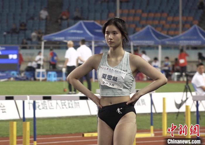 夏思凝刷新个人最好成绩夺冠：我很要强但还可