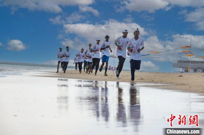 海上丝绸之路主题的迎杭州亚运会趣味跑在科伦