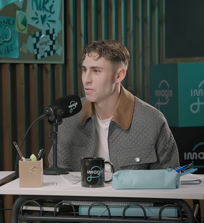 巴萨新星费尔明与皇马名宿古蒂跨越时代对话谈